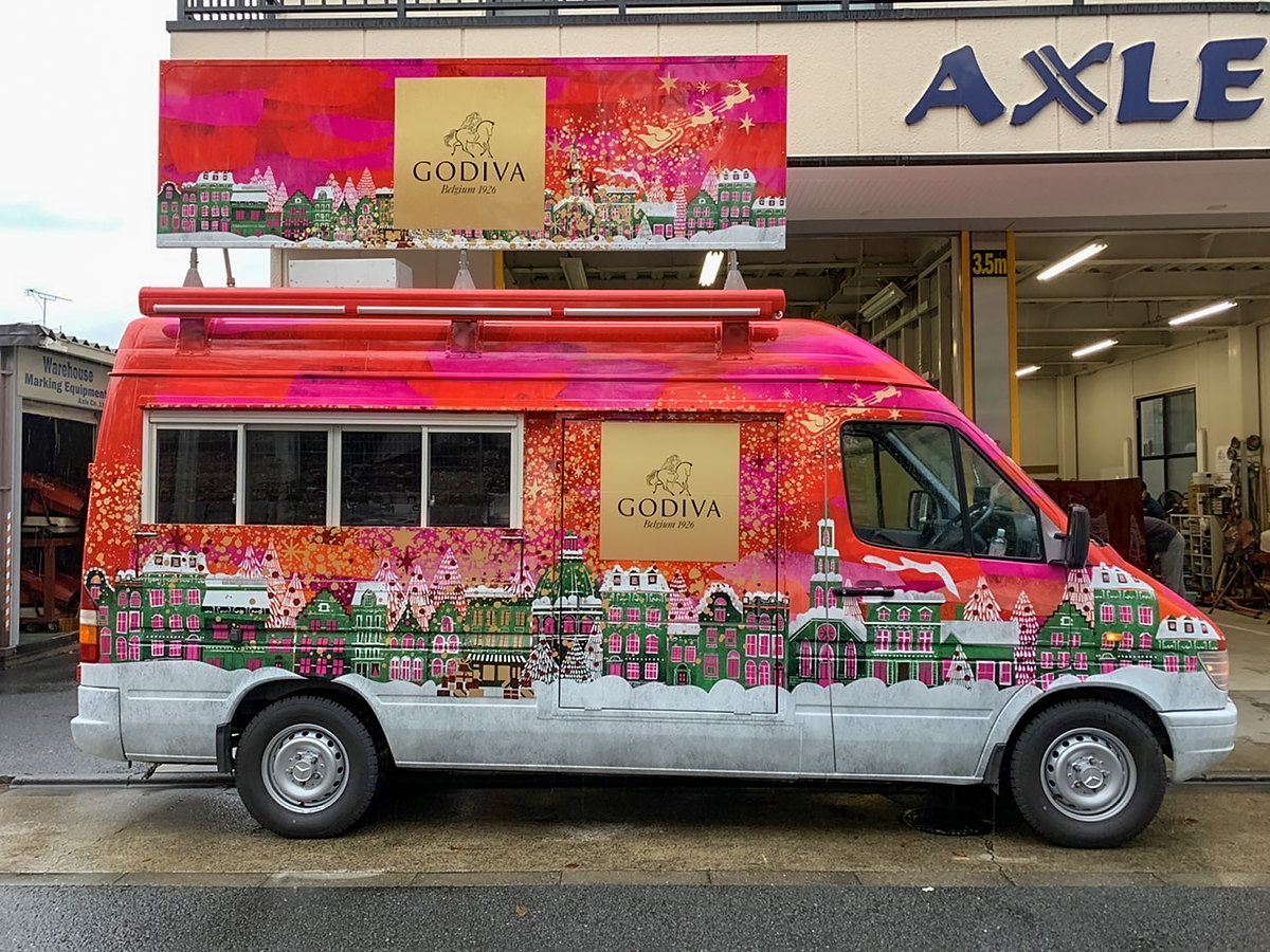 キッチンカーのラッピング例