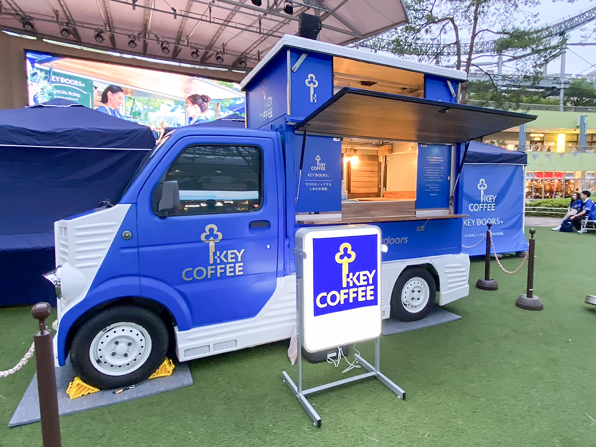 キッチンカーのラッピング例