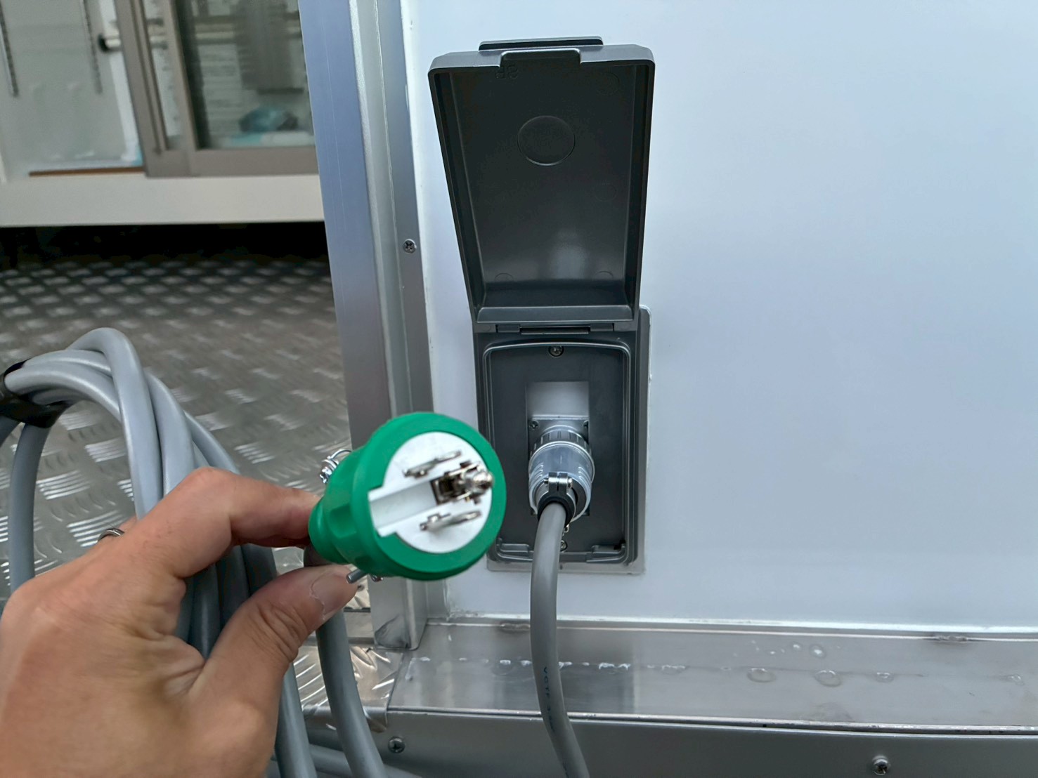 外部入力電源コード